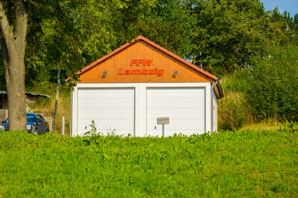 Feuerwehrdepot im Ortsteil Lambzig