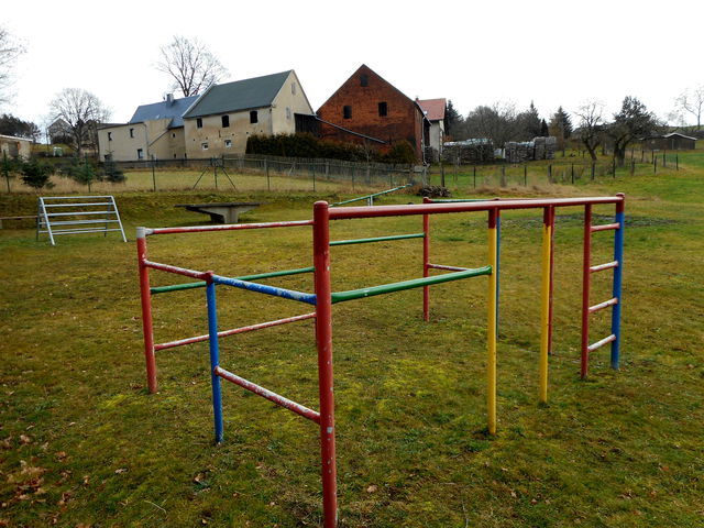 Spielplatz in 08491 Lambzig, Hohle Gasse